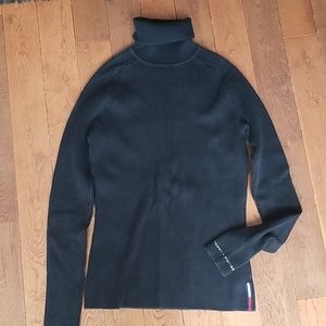 Turtle neck ribbed sweater